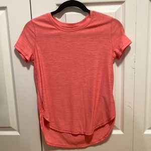 Old Navy Active workout tee/shirt/top. Bright pink. !BRAND NEW !